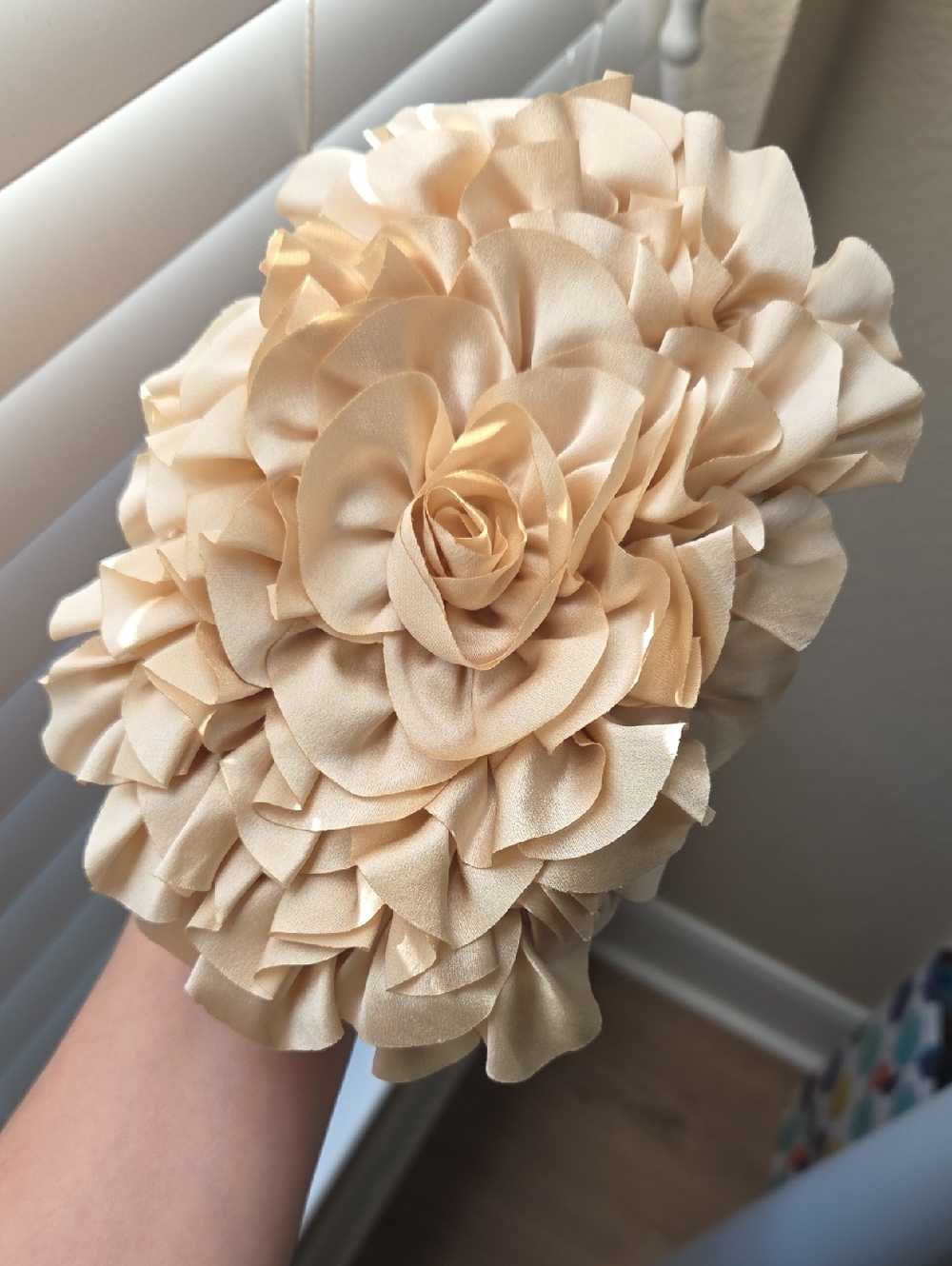 100% Silk Neiman Marcus by Franchi Gold Flower Evening Clutch w/Removable Chain